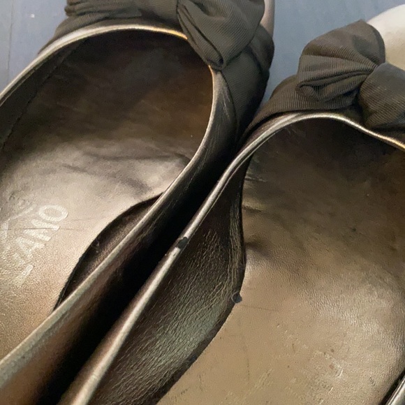 Salvatore Ferragamo Metallic Bow Tie Flat Size 6 - Picture 8 of 12